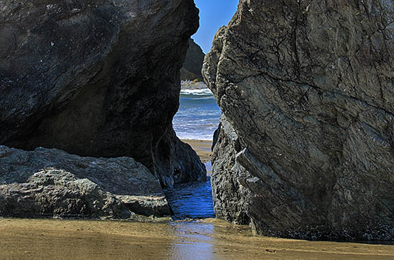 OR: Coos County, Bandon Area, South Beaches, Oregon Islands National Wildlife Refuge, Coquille Point. Sea stacks emerge from the sands of Bandon Beach [Ask for #278.592.]