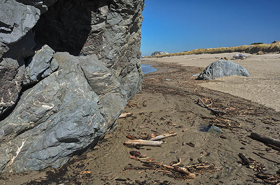 OR: Coos County, Bandon Area, South Beaches, Oregon Islands National Wildlife Refuge, Coquille Point. Sea stacks emerge from the sands of Bandon Beach [Ask for #278.596.]